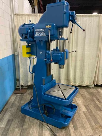 24" Cincinnati #24, single spindle drill, box columns, #4MT, 28" x18" table area, coolant, 5 HP - Image 2