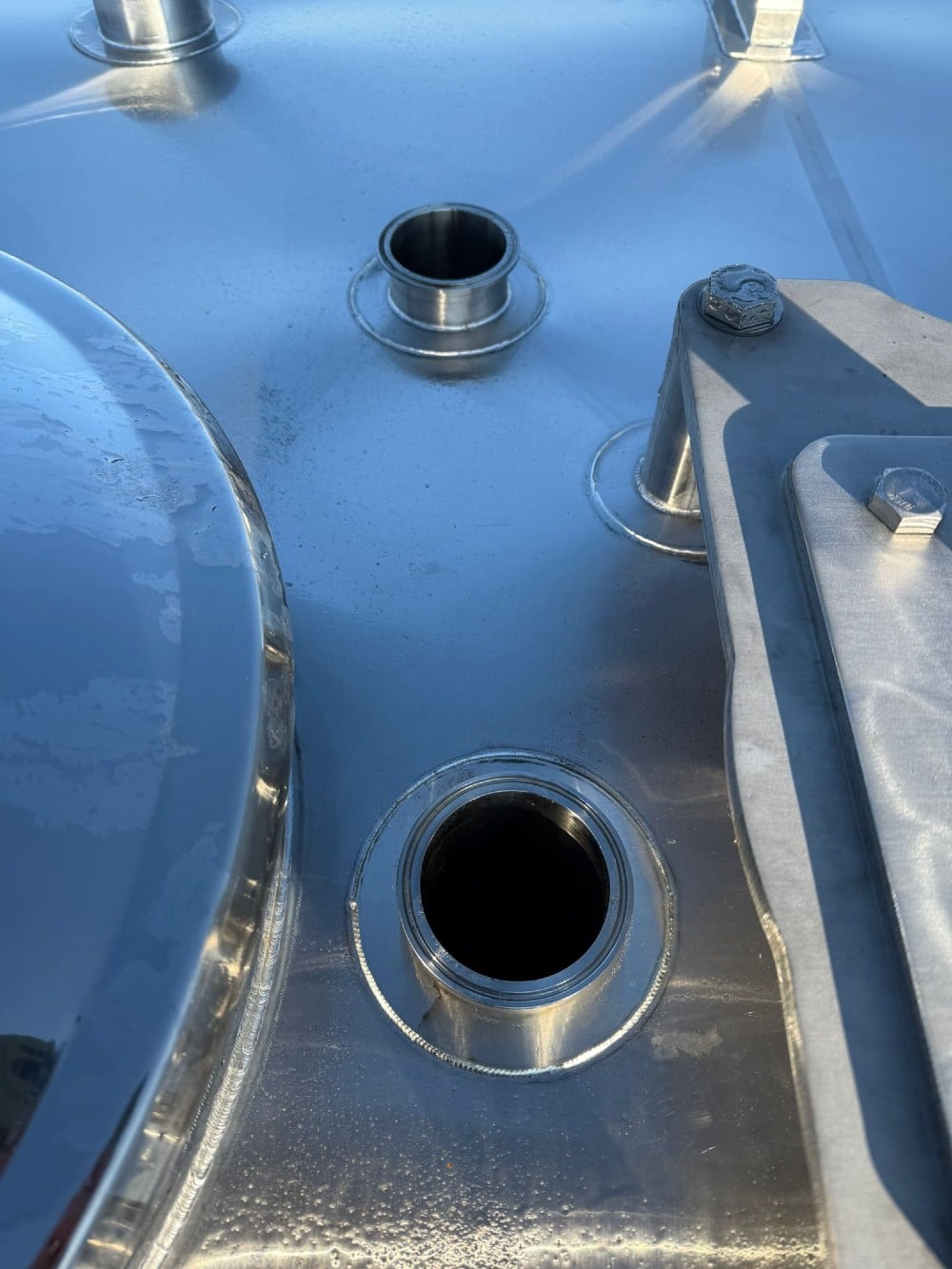 3400 gallon Stainless mix tank - Image 2