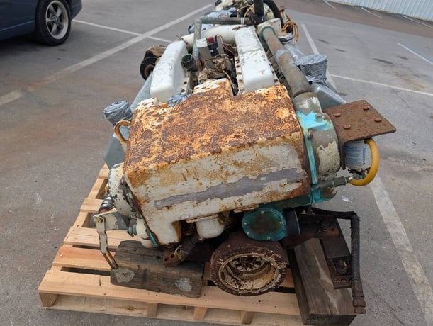 Cummins #903-V, Diesel Engine Marine, w/ Transmissions (2 available) - Image 3