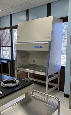 Thermo Scientific #1385, Biosafety Cabinet, Type A2, 120 V - Image 1