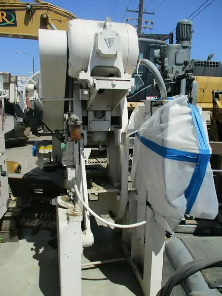 32 Ton, Minster #4, OBI Punch press, 3" stroke, 130 SPM, Air Clutch - Image 4