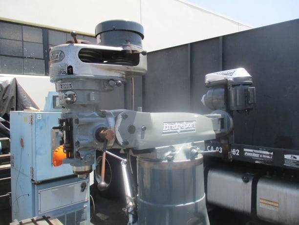Bridgeport #Series-I, Vertical Mill, 9" x42" table, 1 HP, R8 taper, sloting head, 220/440 V. - Image 2