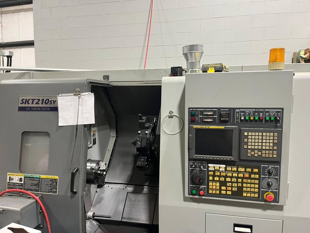 Hyundai #SKT210SY, 21.7" swing, 8" chuck, 3" bar, 9.5" turn diameter, 4000 RPM, 12 station turret, Fanuc - Image 2