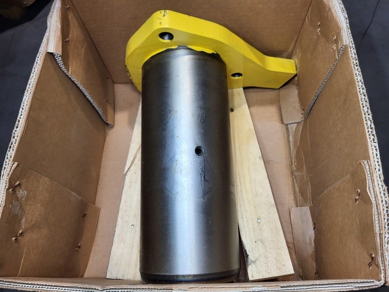 Komatsu pin #21T-70-71191, like new - Image 5