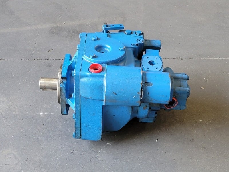 Eaton #5421-020, hydrostatic variable displacement pump, counter clock wise rotation, new surplus - Image 3
