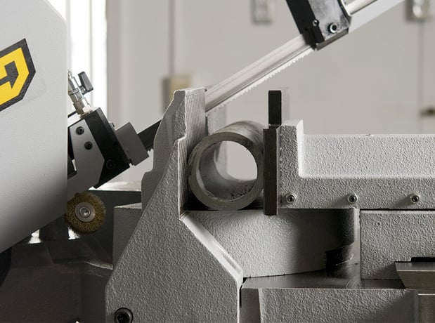 8.66" x 11" Hyd-Mech #DM-10, horizontal bandsaw, pneumatic vise, foot pedals - Image 4