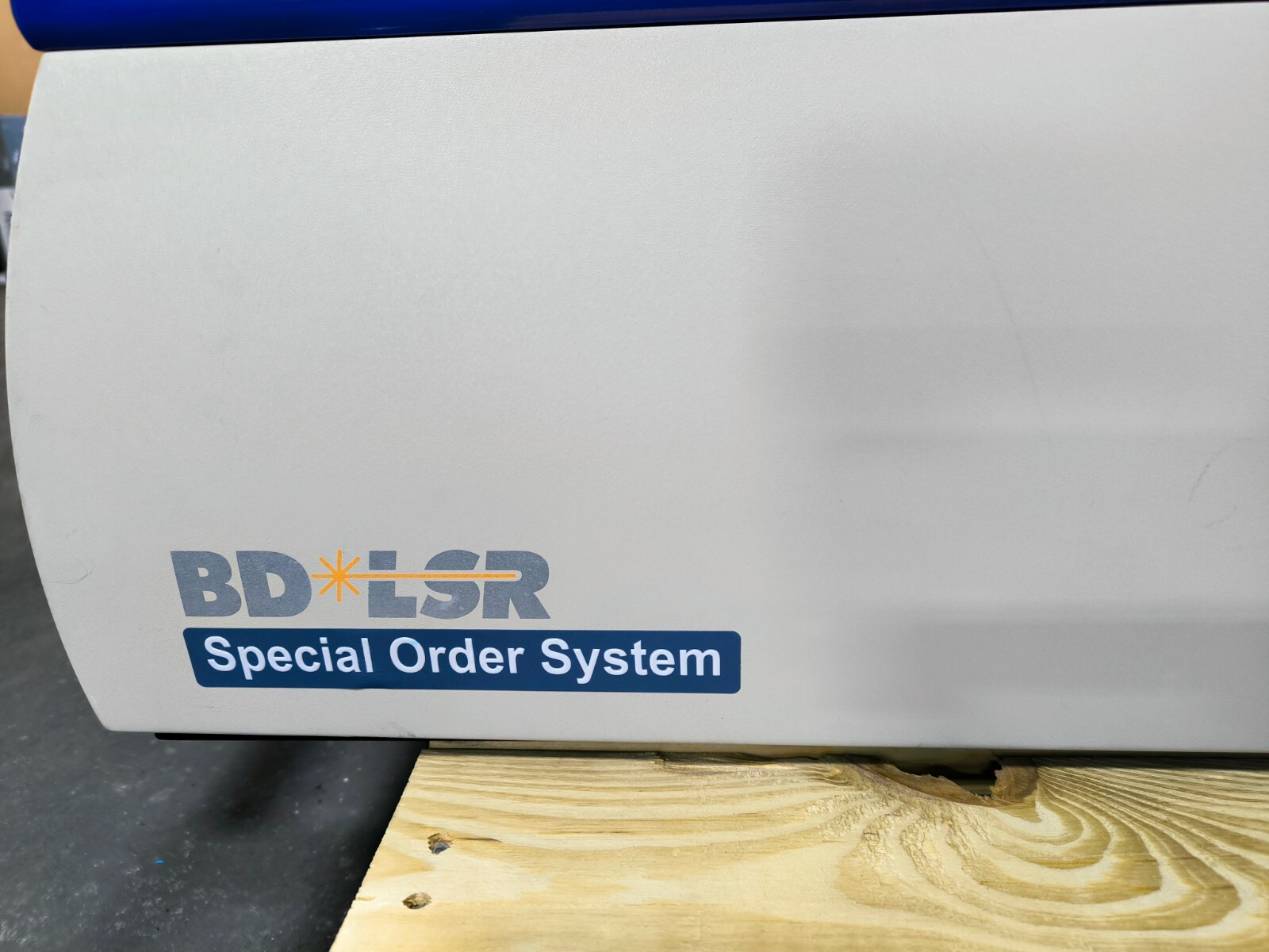 BD Biosciences 339101 BD LSR II, Flow Cytometer Research Cell Analyzer Laser - Image 4