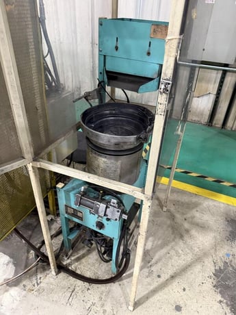 35 Kva Uto Chuo #S1-6-335U, Spot Welder, 20" throat, 480/240 Primary V., palm Control, w/ vibratory bowl, 1998 - Image 5