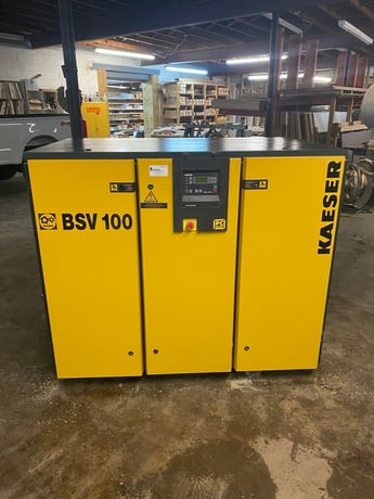 Kaeser #BSV-100, 40 HP vacuum pump, 208 V., 3600 RPM, 7700 hours, 2002 - Image 3