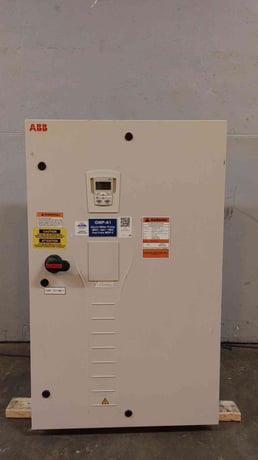 75 HP ABB, ACH550-PDR-097A-4+K466, Control VFD, 3 Phase, 96 Amps, 480 VAC - Image 1