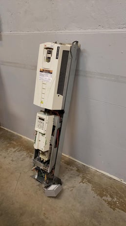 30 HP ABB, ACH550-VCR-045A-4, VFD, 9" L x 9" W x 46" H, 3 Phase, 44 Amps, 380-480 V, 2010 - Image 6