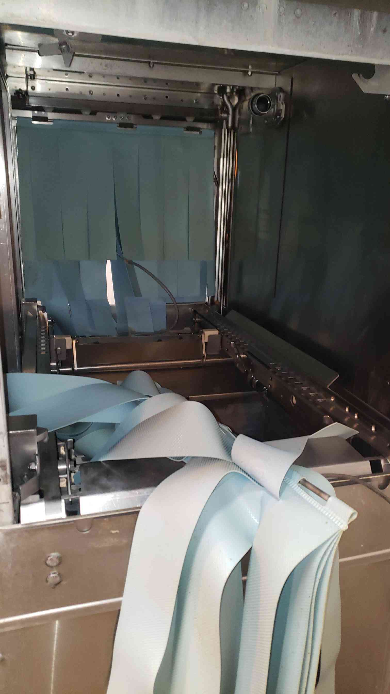 Hobart # CL44E, Commercial Dishwasher, 5 ft./min. Conveyor, 3 Phase, 480 V - Image 6