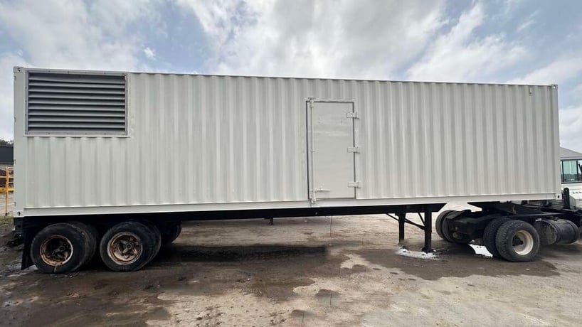 800 KW Cummins #DFHB QST30-G2, rental grade diesel generator, sound attenuated enclosure, 277/480 Volts, 8276 - Image 1