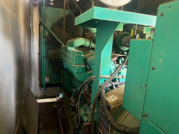 800 KW Cummins #DFHB QST30-G2, rental grade diesel generator, sound attenuated enclosure, 277/480 Volts, 8276 - Image 5