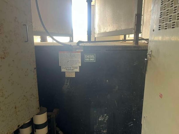 800 KW Cummins #DFHB QST30-G2, rental grade diesel generator, sound attenuated enclosure, 277/480 Volts, 8276 - Image 7