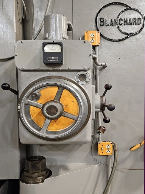 Blanchard #42-84, rotary surface grinder, 84" chuck, 42" chuck life, 42" seg wheel, 30" under wheel - Image 10