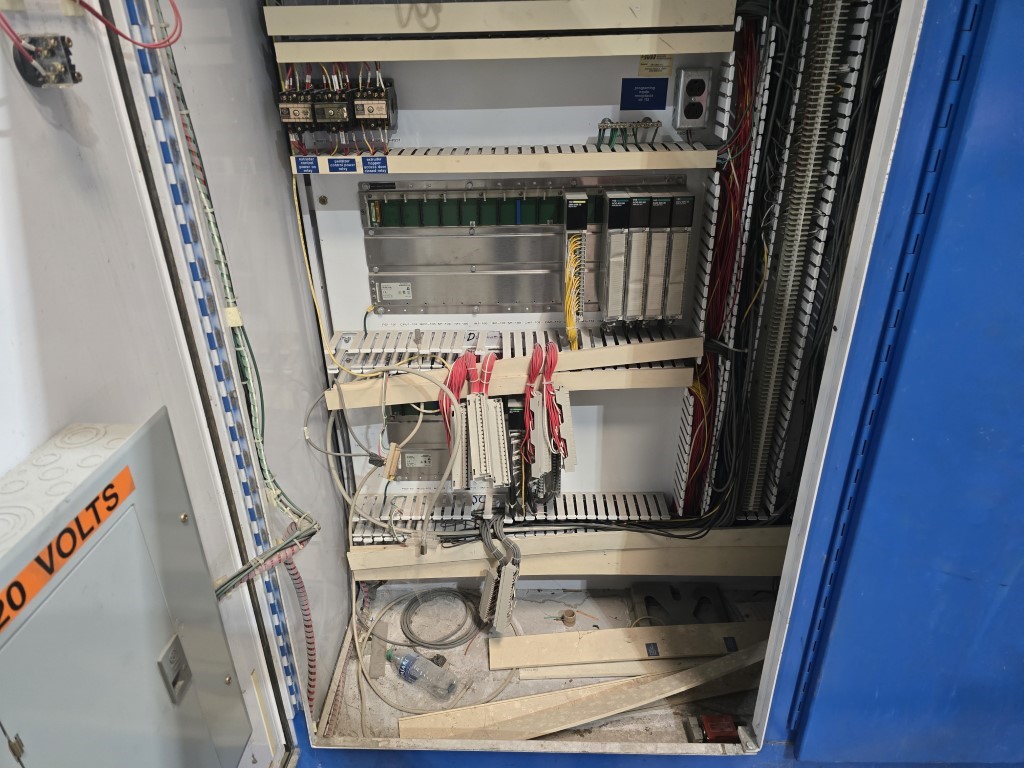 12" Crown / CDL #RPU2E400, single screw dump extruder, 10:1 L/D ratio, temperature Control panel - Image 8