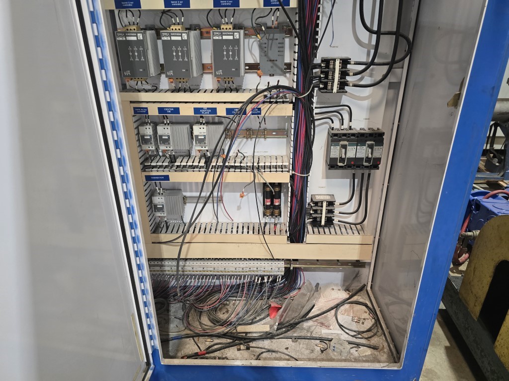 12" Crown / CDL #RPU2E400, single screw dump extruder, 10:1 L/D ratio, temperature Control panel - Image 10