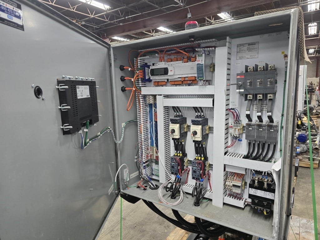 60 Ton, AEC, high efficiency remote air-cooled (HECR) chiller, R-410A refrigerant, 10" touch screen Control - Image 3