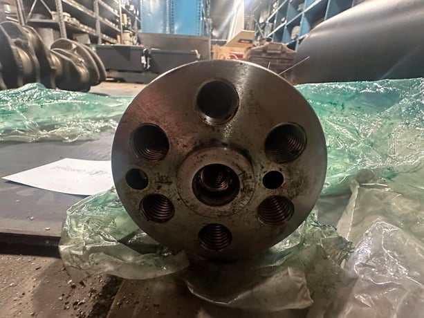 Caterpillar #C32, camshaft, for 1500 HP C32, Tier 2 industrial or generator application, unused surplus - Image 4