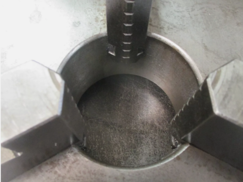 12" 3-Jaw universal flat back lathe chuck with ID & outside dimension jaws & wrench - Image 4
