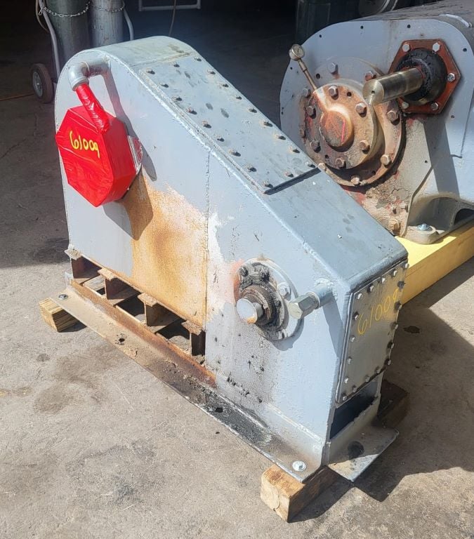 Positive displacement pump chain case - Image 3