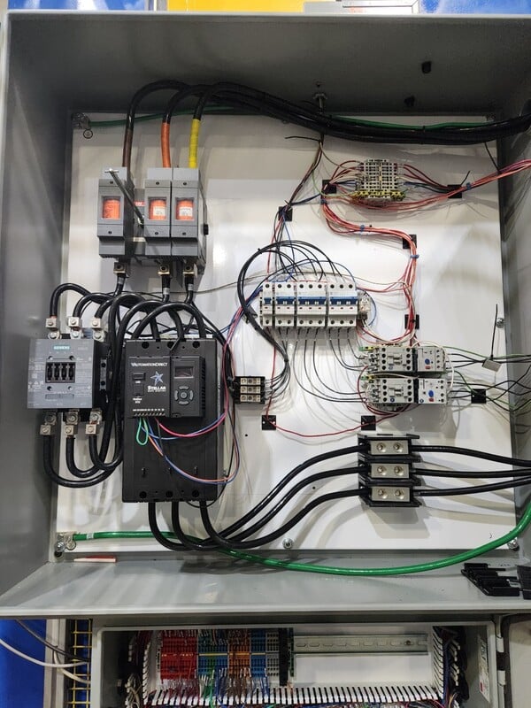 600 Ton, Magnum #MSS4PS600, 42" stroke, 54" open height, 60" x 48" bed, Allen Bradley controls, 2021 - Image 9