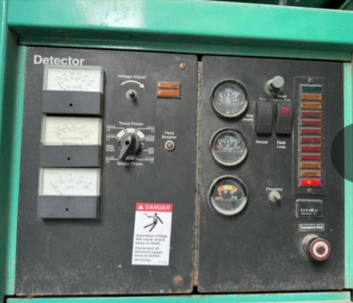 600 KW Cummins #GTA38, 1800 RPM, 480 Volts, enclosed, 261 hours - Image 4