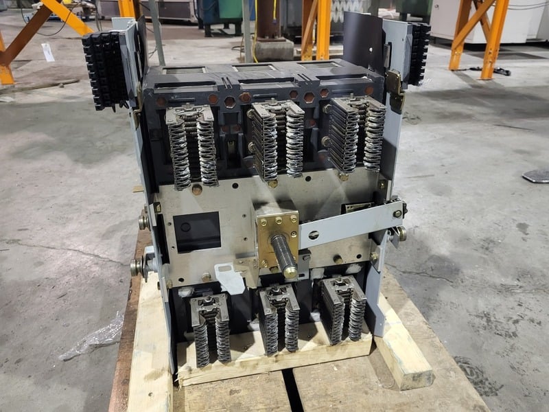 2500 Amps, ABB Power Break, SSD25B325, 3-pole circuit breaker, 600 Volts - Image 9