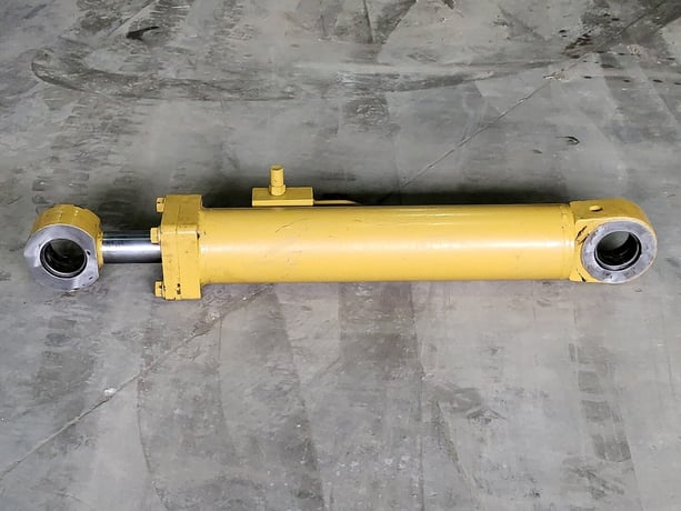 5" Bore, Caterpillar #180-8500, 127mm bore diameter steering cy, like new - Image 1