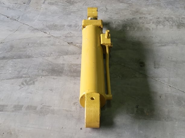 5" Bore, Caterpillar #180-8500, 127mm bore diameter steering cy, like new - Image 3