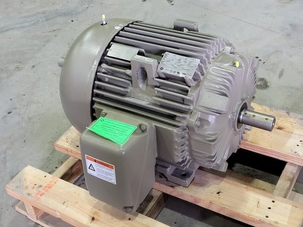40 HP 3670 RPM General Electric 5KS324SAA114D3, Frame 324TS, TEFC, 575 Volts, new surplus - Image 1