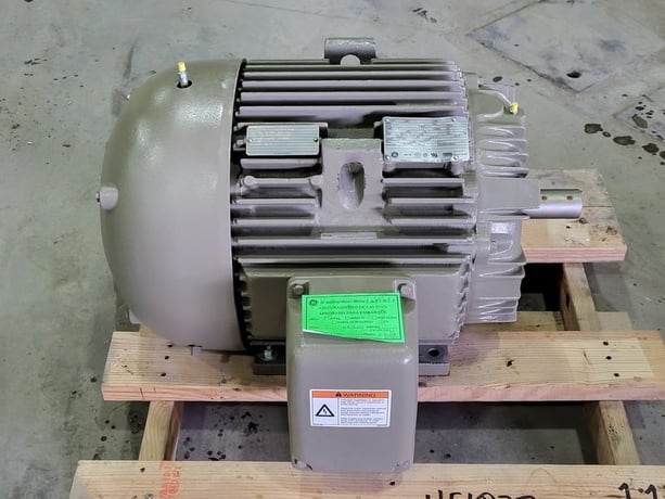 40 HP 3670 RPM General Electric 5KS324SAA114D3, Frame 324TS, TEFC, 575 Volts, new surplus - Image 3