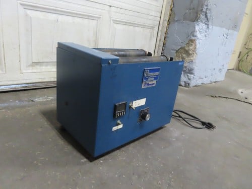 U.S. Stoneware, jar roller mill, 2" x 13" rolls, vari-speed, digital timer, 115 V., 1 phase - Image 2