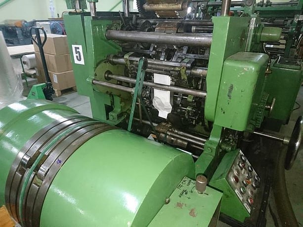 SOS Paper bag machine, F & K #13BB, unwind type shafted, 200 per minute, 1990 - Image 4