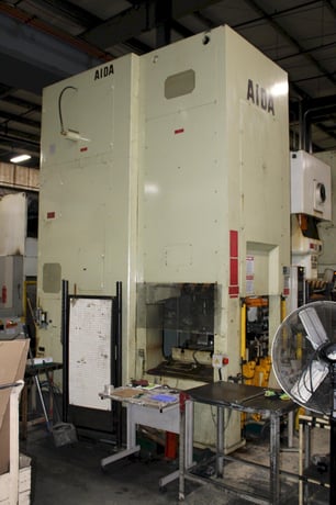 630 Ton, Aida #K1-6300, knuckle joint press, 8.66" stroke, 18.5" Shut Height, 1.94"adj, air clutch & brake - Image 4
