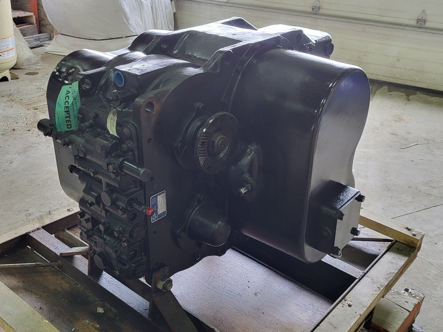 Dana #6422-57, transmission assembly, new surplus - Image 1