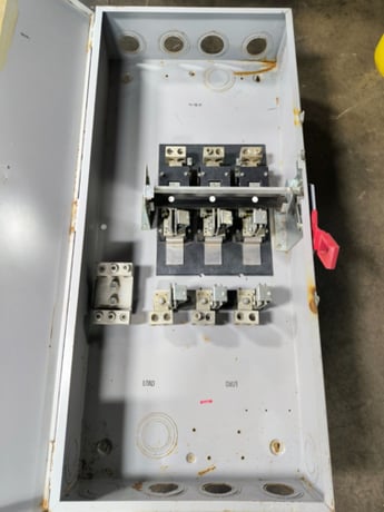600 Amp. General Electric, TH4326, Safety Disconnect Switch, 3 Pole 240 VAC 250 Volts - Image 5