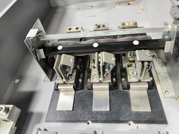 600 Amp. General Electric, TH4326, Safety Disconnect Switch, 3 Pole 240 VAC 250 Volts - Image 8