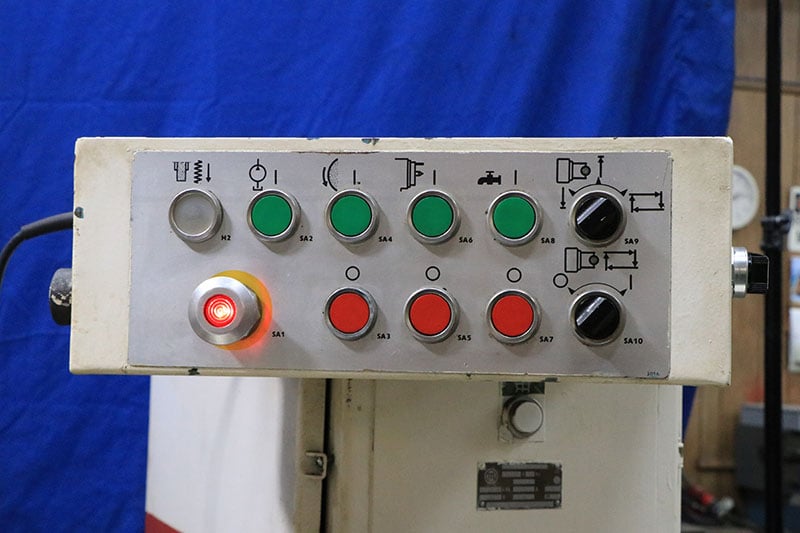 11" x 24.8" Tos Hostivar #BUAJ 28-630, universal cylindrical grinder, 16" x 1-1/2" x 5" wheel, automatic - Image 4