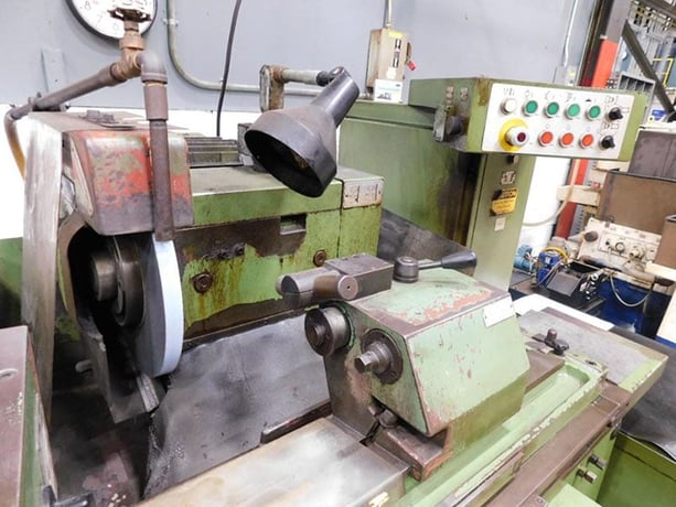 11" x 25" Tos Hostivar, universal cylindrical grinder, 16" x 1.5" x 5" wheel, automatic infeed, hydraulic - Image 5