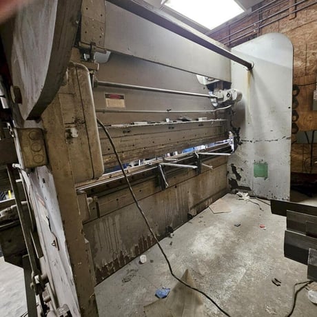 90 Ton, Chicago #410-P-SP, mechanical press brake, 10' overall - Image 2