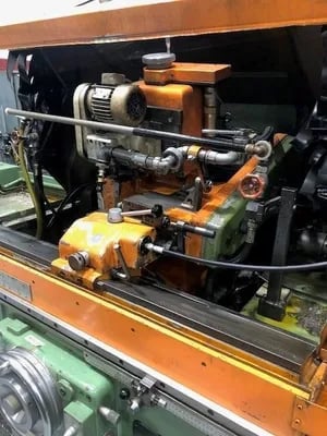 Reishauer #UL-1800, thread grinder, 1800mm length of grind, aerospace faciltiy, excellent cond., 1981 - Image 2