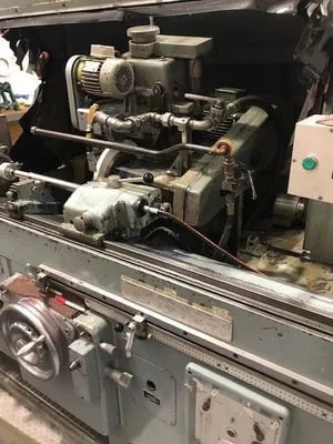 Reishauer #UL-900, external thread grinder, 35" grind length, lots of tooling, aerospace plant, excellent - Image 4