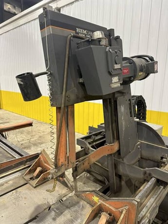 18" x 20.75" HEM #VT100HLA-60TS, Auto vertical bandsaw, 15' 6" x 1.25" x .042" blade, 2012 - Image 3