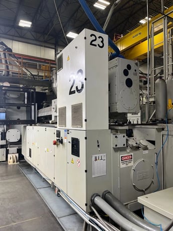 2000 Ton, 264 oz., Krauss Maffei #2000-12000MX, 72.83" x 63" tie bar spacing, 2004 - Image 2