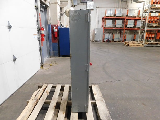 400 Amp. General Electric TG4325 MOD 7 safety switch, 100 HP, 240 VAC - Image 9