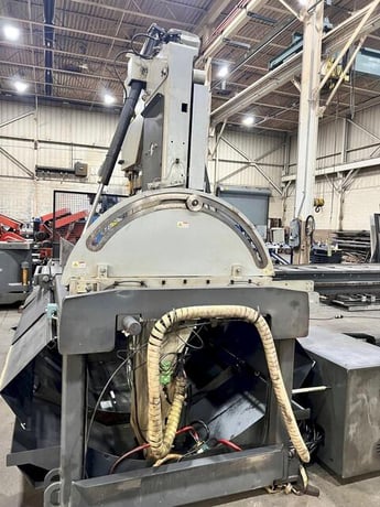 30" x 25" Hyd-Mech #V-25APC-120, automatic vertical bandsaw, tilt frame, 62' powered conveyor, 75-350 FPM - Image 7