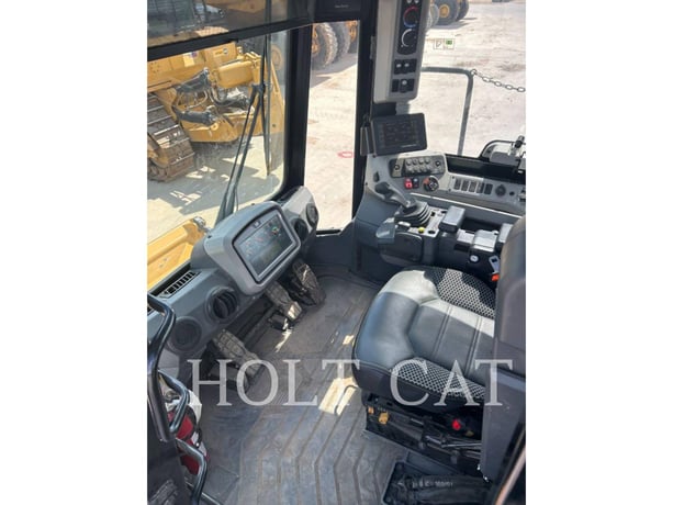 Caterpillar 815, Compactor, 44 hours, S/N: J5T00232, 2024 - Image 8