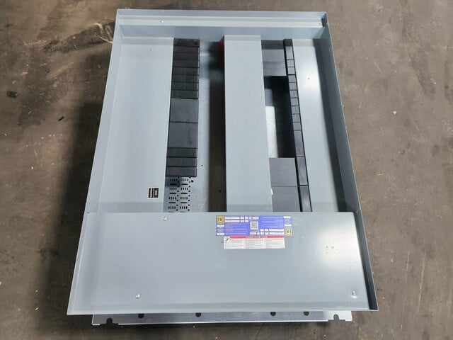 500 Amp. Square D, HCP, I-Line Panelboard Interior, 208Y/120 V 3PH 4W 42 Space NOS - Image 1